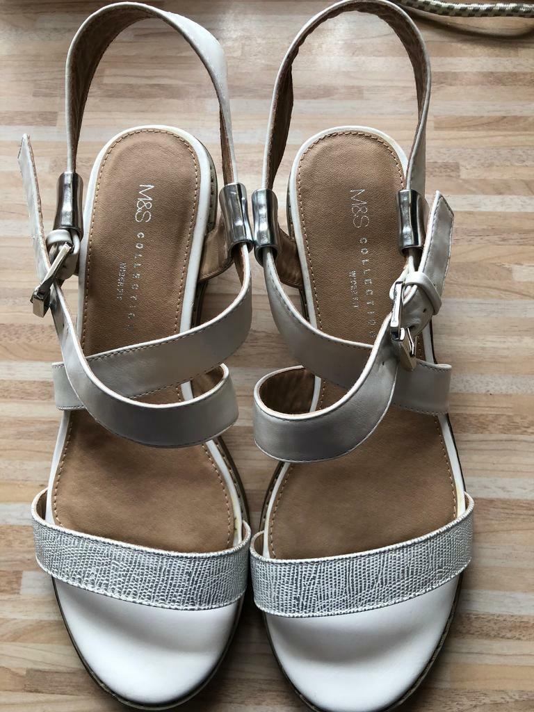 red fuzzy lined crocs